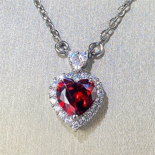 Huitan Vintage Red/Blue Heart Love Necklace for Women Luxury Inlay Bling Cubic Zirconia Elegant Lady's Accessories Party Jewelry