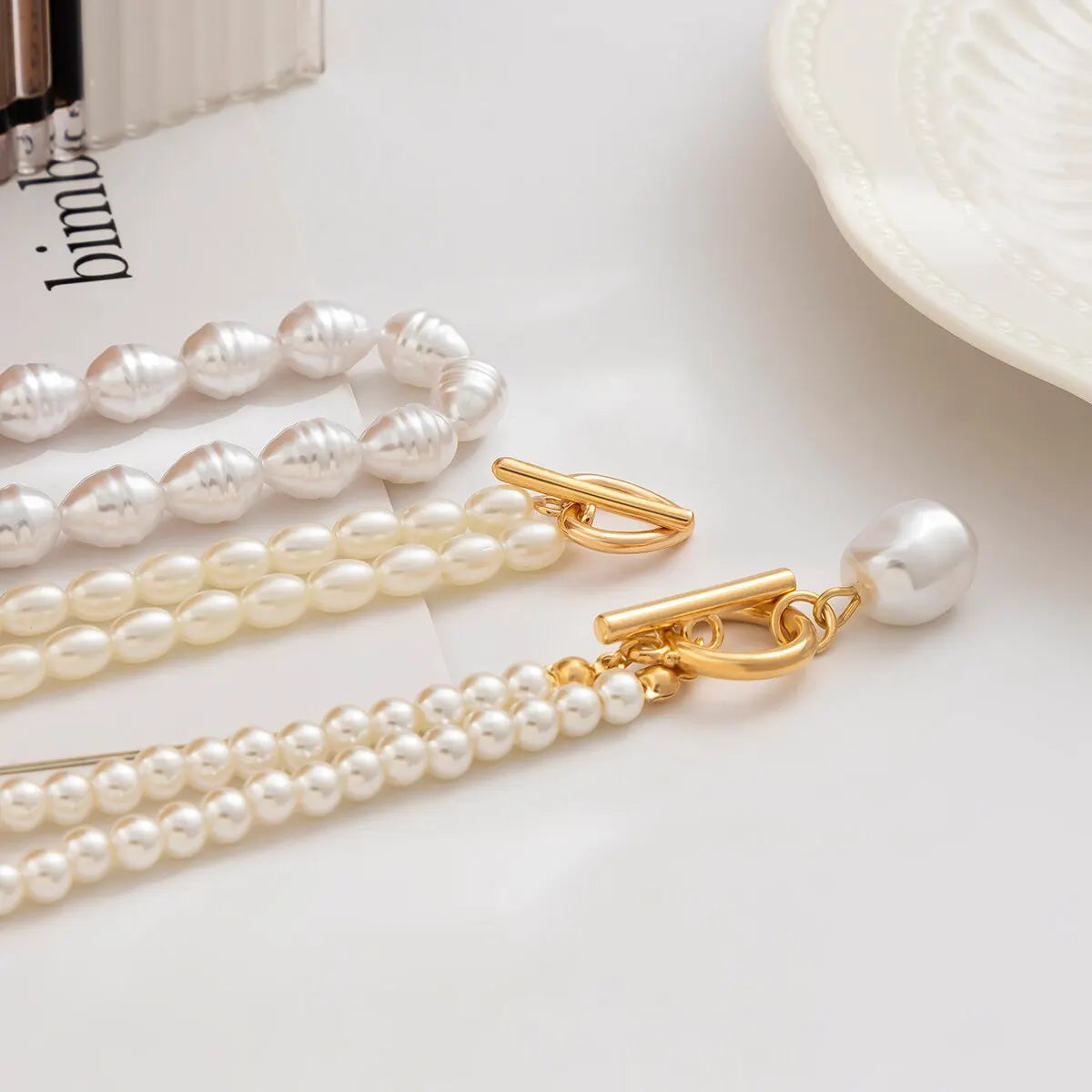 Elegant Vintage Imitation-Pearl Love Heart Pendant Choker Necklace Women Punk OT Buckle Bead Chain Wed Jewelry Y2K Accessories