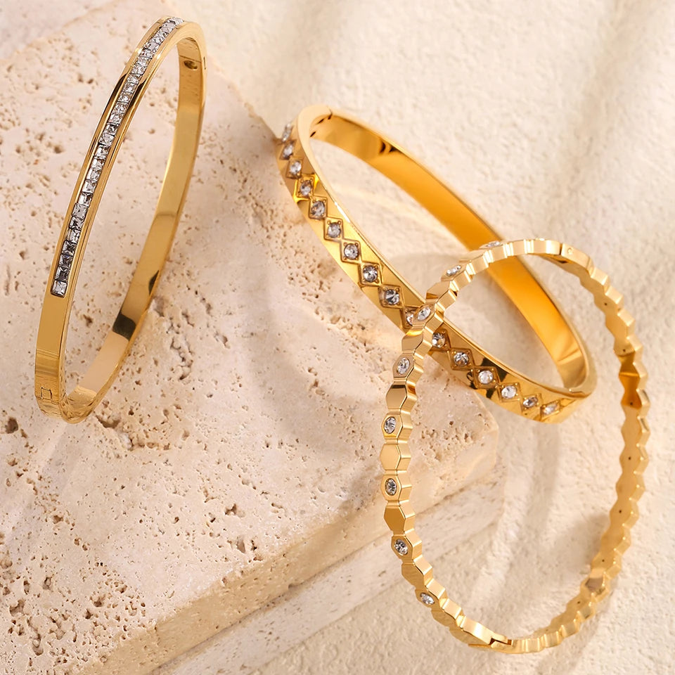 Sexy and fashionable heart-shaped stainless steel bracelets suitable for women's parties and banquets fashion jewelry