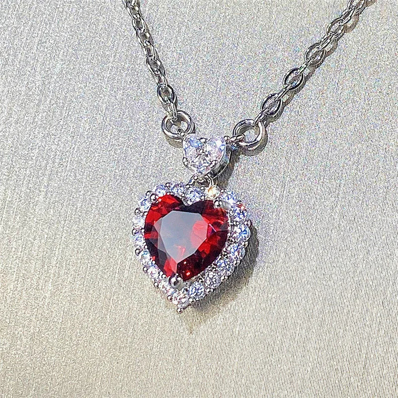 Huitan Vintage Red/Blue Heart Love Necklace for Women Luxury Inlay Bling Cubic Zirconia Elegant Lady's Accessories Party Jewelry