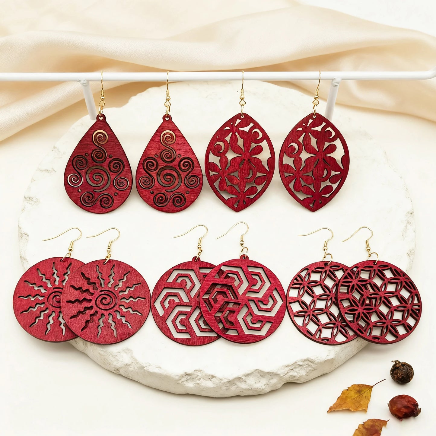 5 Pairs of Trendy, Retro Red Wood Hollowed-Out Earrings, Perfect for Daily Outings, Festival Parties, and Dates