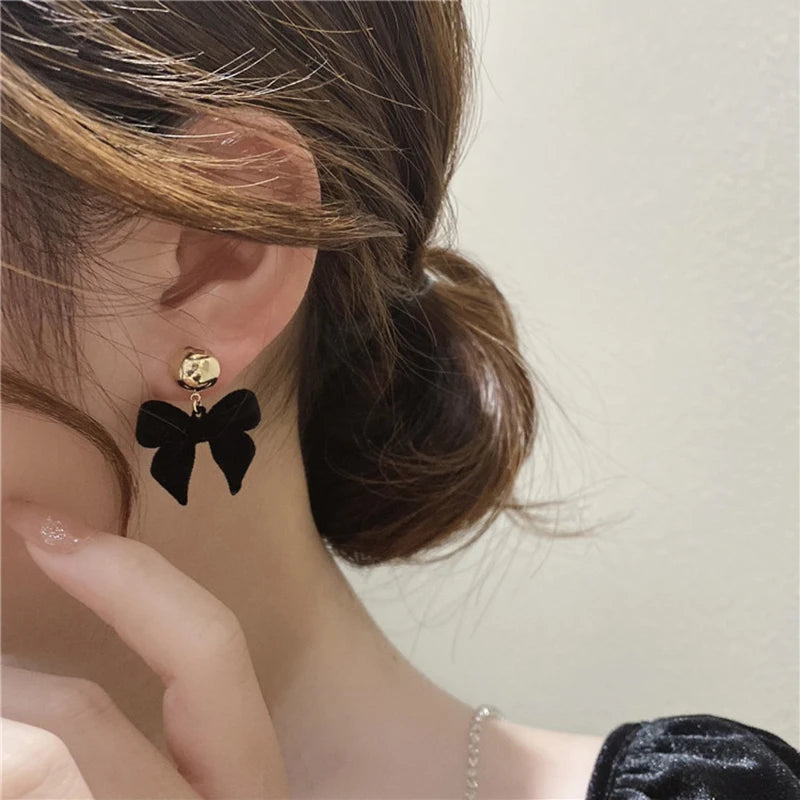1Pair Vintage Black Flocking Earrings Geometric Bowknot Stud Earrings For Women Fashion With Jewelry Accessories