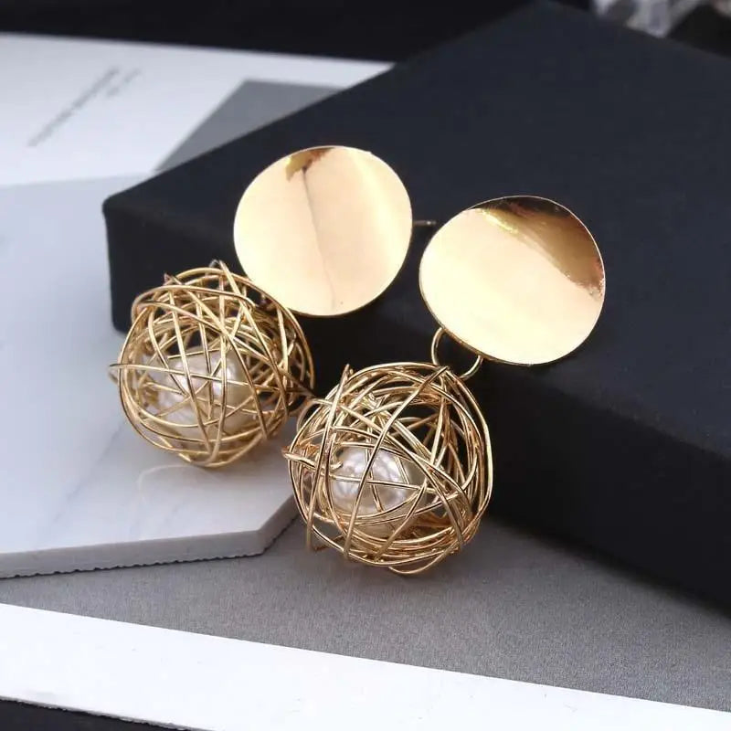 Minimalism Personality Metal Drop Earrings for Women Leaf Round Water Droplet Butterfly Twist Metal Earrings Geometry Jewelry