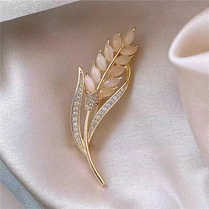 Sweet Flower Shape Lapel Pin Inlaid Shiny Rhinestones Brooches All-match Versatile Corsage Accessories