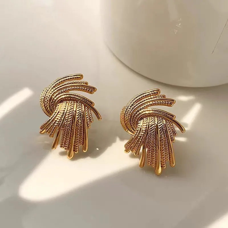 Golden Fashion Metallic Woven Stylish Clip on Earrings Temperament Irregular Geometric Ear Cuff Clips Non Pierced Ears Jewelry
