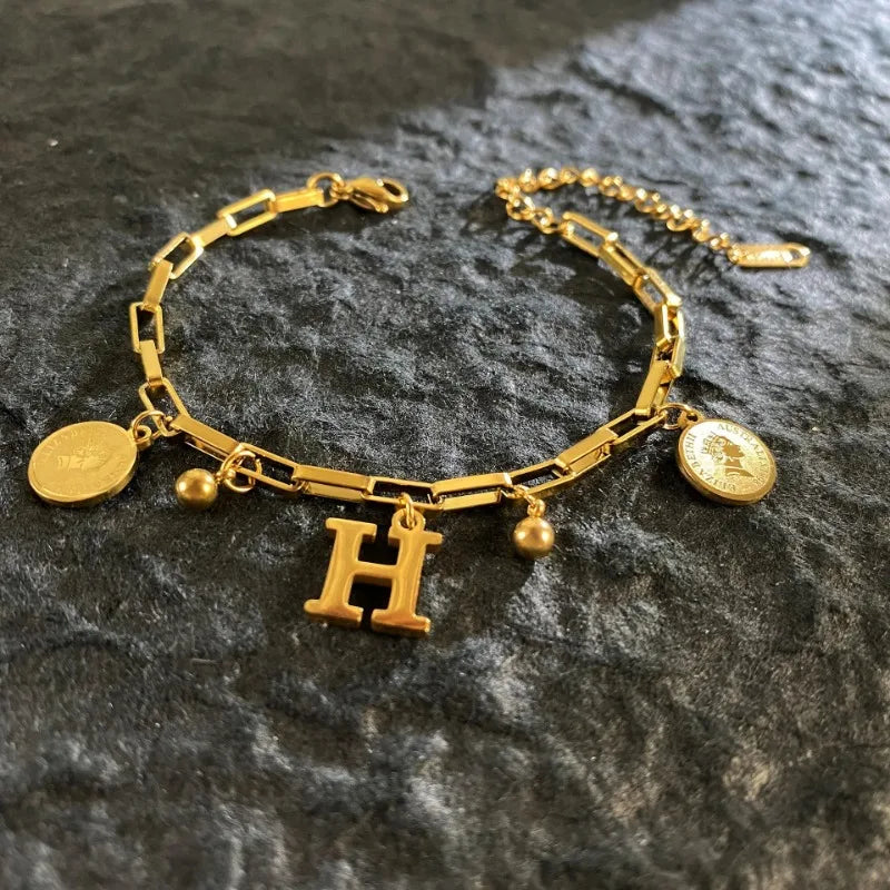 Queen Coin Letter 18K Gold-plated Stainless Steel Bracelet for Women Small Bell Pendant Adjustable Bracelet Classic Jewelry