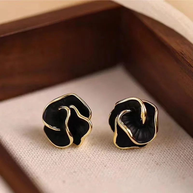 Black Enamel Flower Stud Earrings for Women Folded Unique Design Multi-layers Floral Female Small Earrings 2024 New Brincos