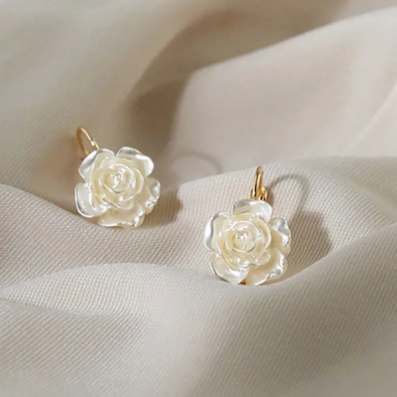 Black Enamel Flower Stud Earrings for Women Folded Unique Design Multi-layers Floral Female Small Earrings 2024 New Brincos