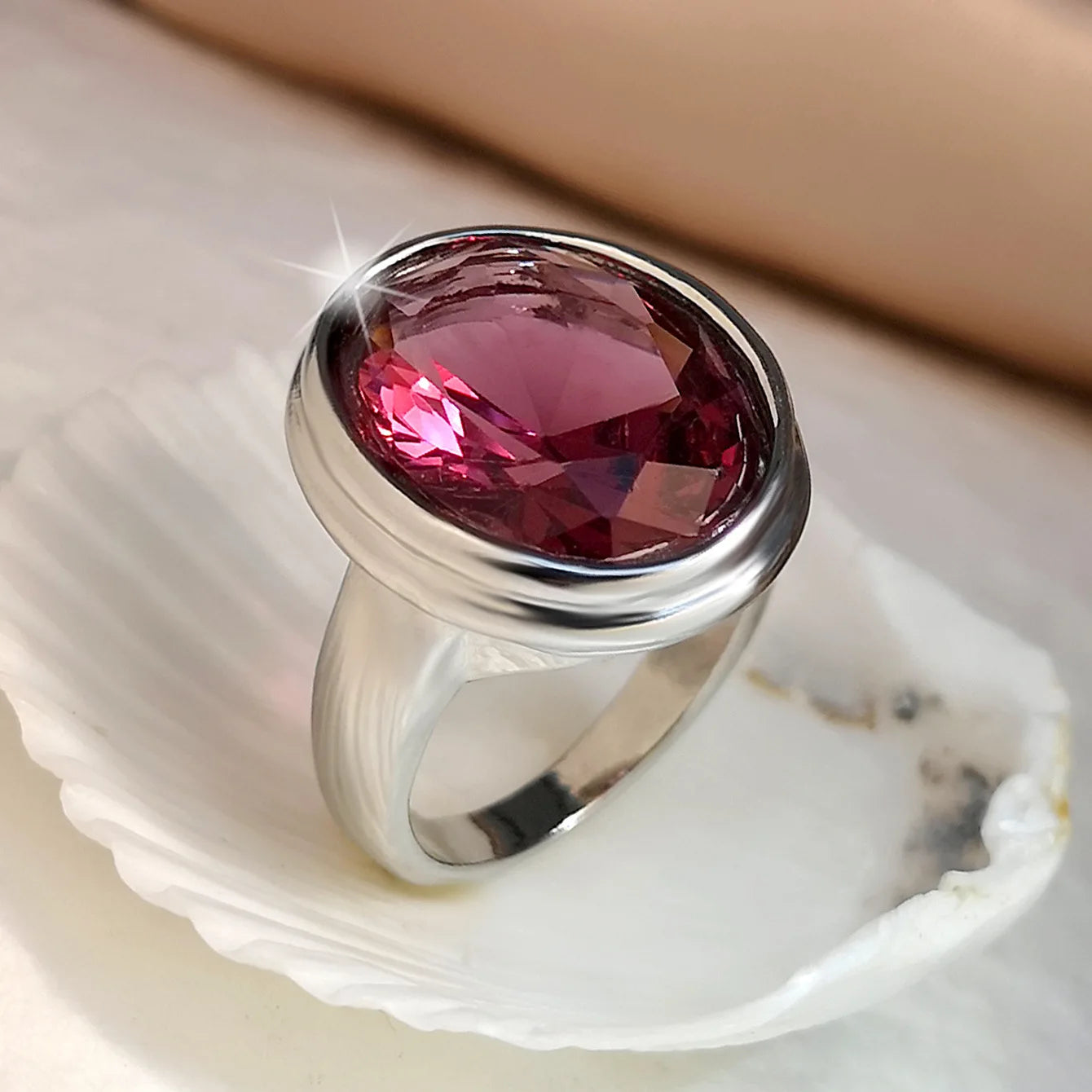 Vintage Victorian Women's Ring Faux Turquoise Creative Carved Finger Ring Shiny Crystal Natural Stone Jewelry Accessories