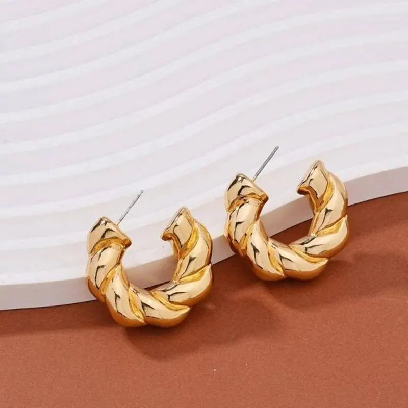 Gold Color Crystal Stone Hoop Earrings Twisted Metal Shape Silver Plating New Fashion Women Earrings Party Jewelry Birthday Gift