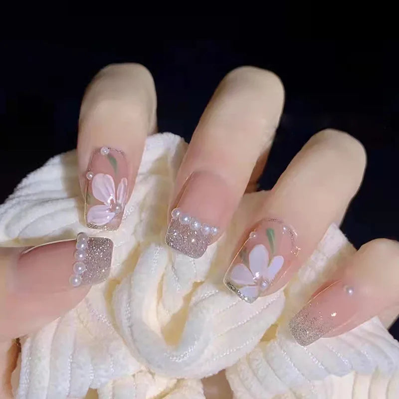 24Pcs Glitter Diamond Press On Nails Sweet Cute Girl Acrylic Nails Full Cover Short Square Fake Nails Wearable Manicure Nail Tip