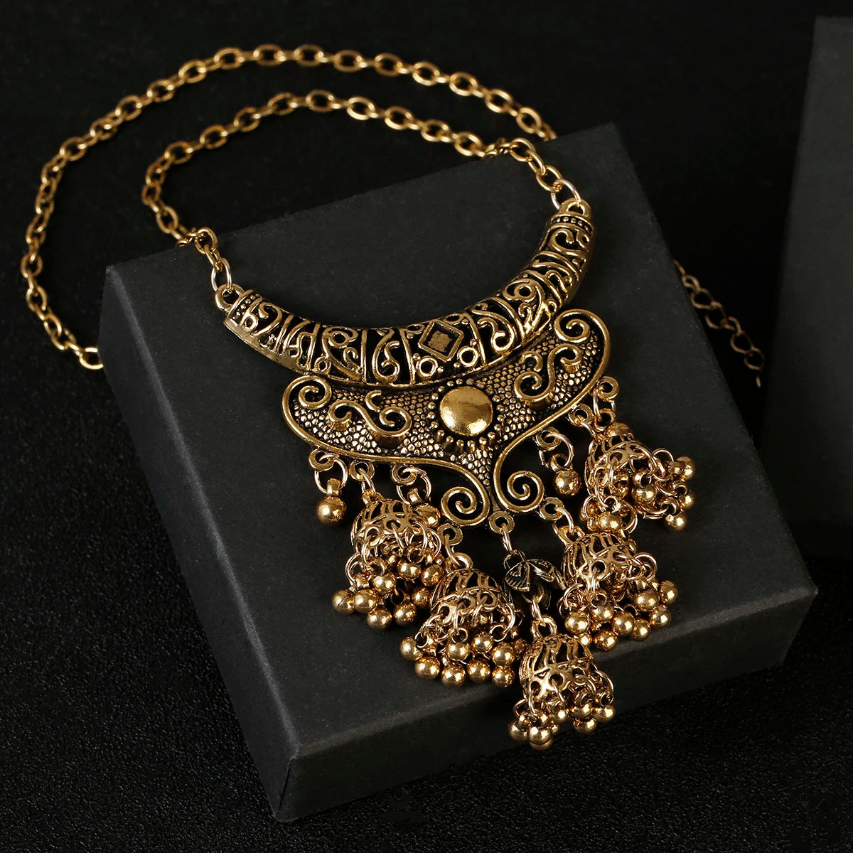 Luxury Retro Indian Jewelry Set Earring/Necklace Bijoux Wedding Jewelry Hangers Ethnic Carved Jhumka Earrings