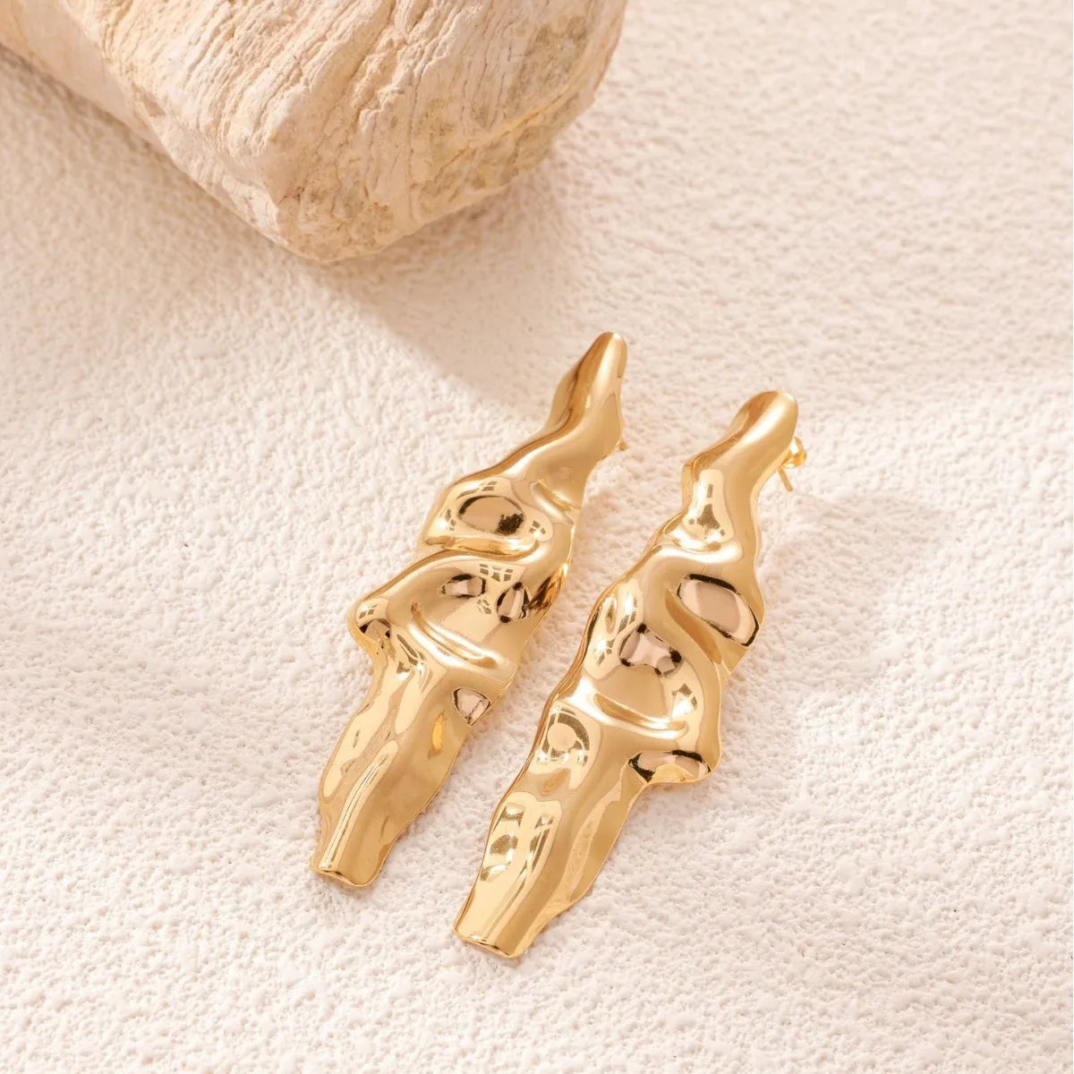 Minimalism Personality Metal Drop Earrings for Women Leaf Round Water Droplet Butterfly Twist Metal Earrings Geometry Jewelry