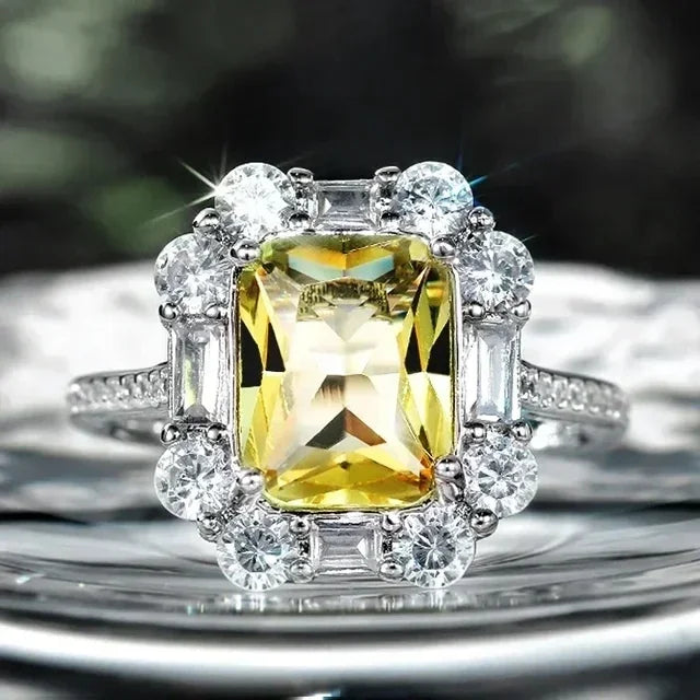 Gorgeous Sparkling Crystal Zircon Design Ring for Women, Exquisite and High-end Accessories  Women's Temperament Jewelry