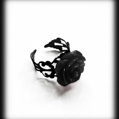 Punk Gothic Red Rose Rings Adjustable Hollow Rings for Women Witch Pagan Vintage Halloween Cool Girl Gift Party Jewelry Gift