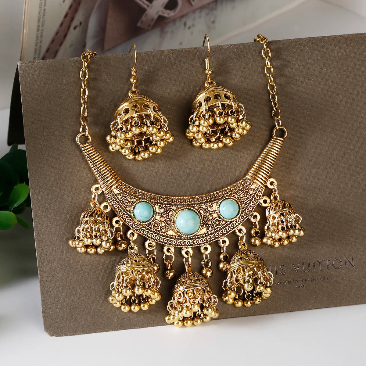 Luxury Retro Indian Jewelry Set Earring/Necklace Bijoux Wedding Jewelry Hangers Ethnic Carved Jhumka Earrings