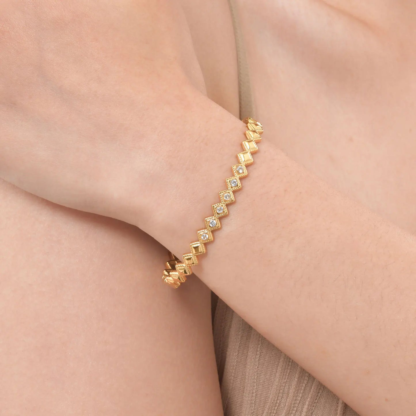 Vnox Romantic Zircon Cuff Bracelet For Women Geometric Fashion Lady Jewelry Stainless Steel Bangles Party Gold Color Never Fade