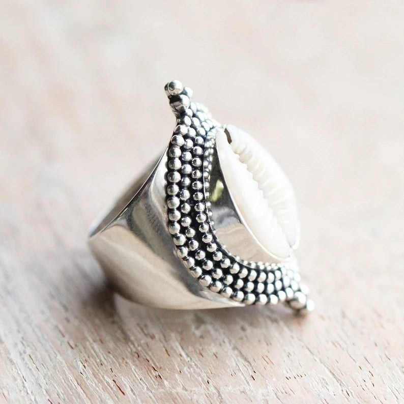 Vintage Victorian Women's Ring Faux Turquoise Creative Carved Finger Ring Shiny Crystal Natural Stone Jewelry Accessories