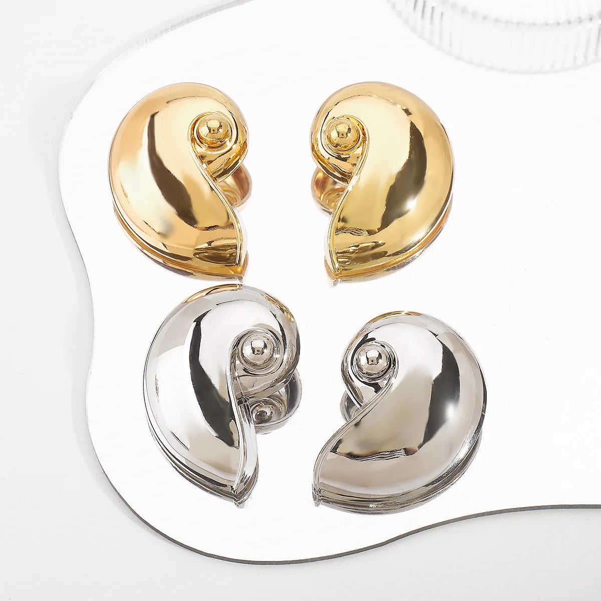 Snail Shell Pendant Multilayer Rope Necklace 2024 Vintage Jewelry for Women Fashion Holiday Party Accessories