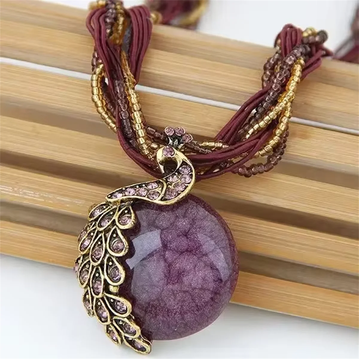 Elegant Vintage Peacock Fringed Tassel Pendant Necklace for Women's Sweaters Fashionable Bohemian Jewelry Accessory