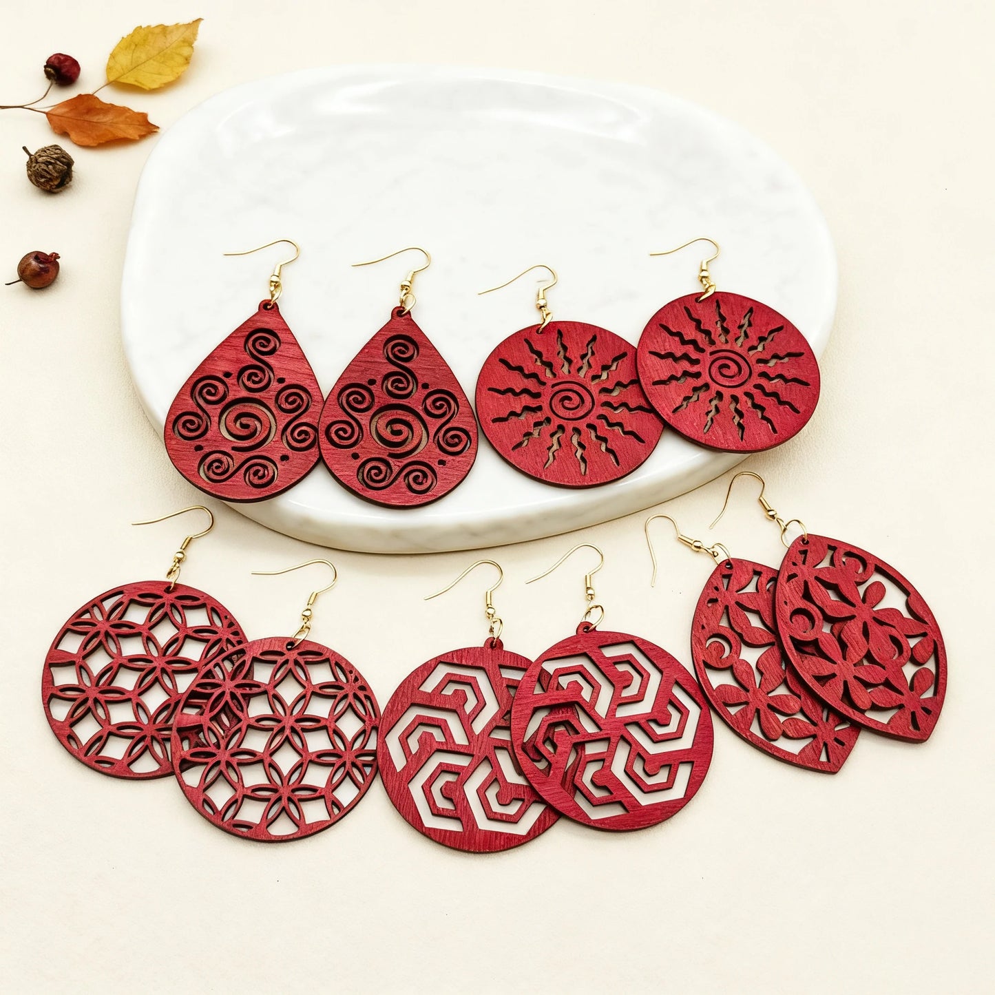 5 Pairs of Trendy, Retro Red Wood Hollowed-Out Earrings, Perfect for Daily Outings, Festival Parties, and Dates