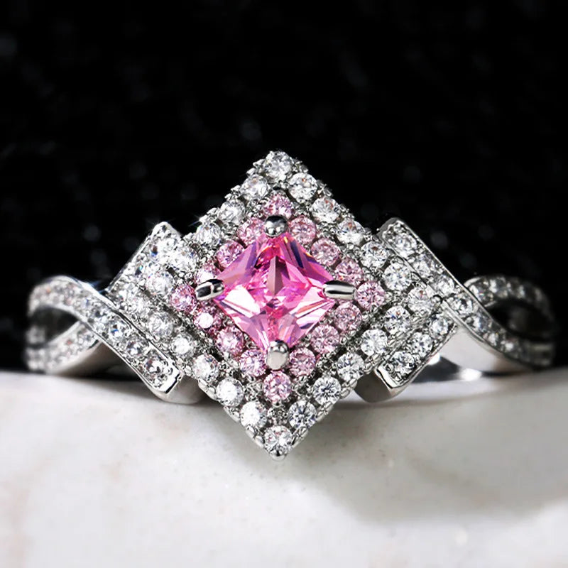 Style Pink Sparkling Zircon Princess Square Engagement Ring for Ladies and Girlfriends Luxury Proposal  Gift Fashion Jewelry