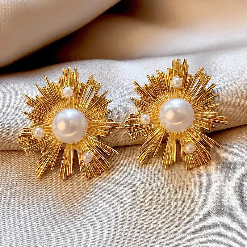 Golden Fashion Metallic Woven Stylish Clip on Earrings Temperament Irregular Geometric Ear Cuff Clips Non Pierced Ears Jewelry