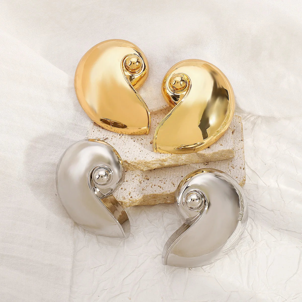 Snail Shell Pendant Multilayer Rope Necklace 2024 Vintage Jewelry for Women Fashion Holiday Party Accessories