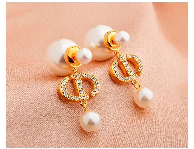 Elegant And Sweet Pearl Earrings Are Suitable For Women To Wear Fashionable Jewelry For Daily Travel, Parties And Banquets