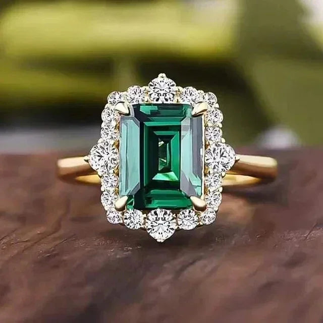 2025 New Luxury High End Party Women's Ring Bright Green Oval Crystal Noble  Retro Style Accessories Gorgeous Gift