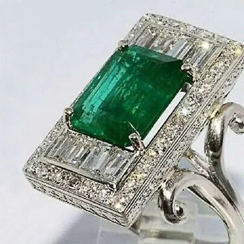 2025 New Luxury High End Party Women's Ring Bright Green Oval Crystal Noble  Retro Style Accessories Gorgeous Gift