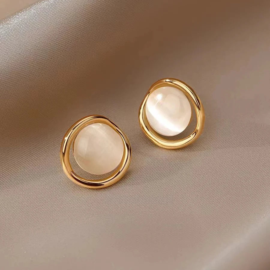 Korean Design Opal Round Stud Earring for Women Temperament Sweet Geometry Jewelry Wholesale Christmas Girlfriend Gift