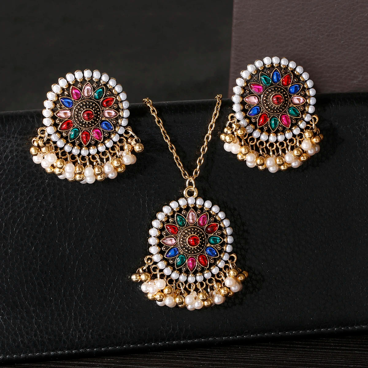 Luxury Retro Indian Jewelry Set Earring/Necklace Bijoux Wedding Jewelry Hangers Ethnic Carved Jhumka Earrings