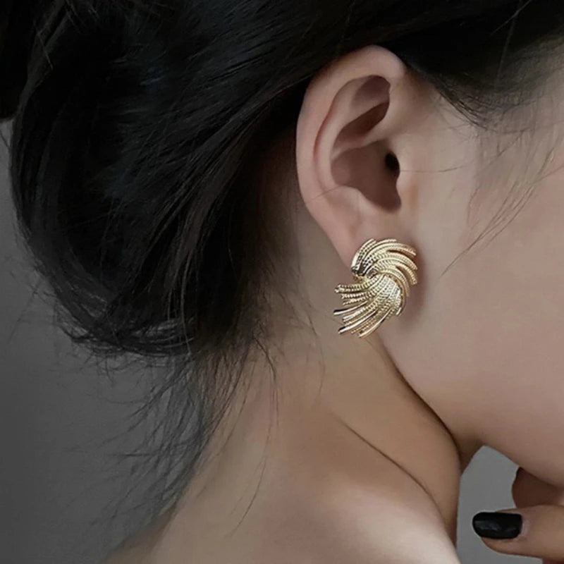Golden Fashion Metallic Woven Stylish Clip on Earrings Temperament Irregular Geometric Ear Cuff Clips Non Pierced Ears Jewelry