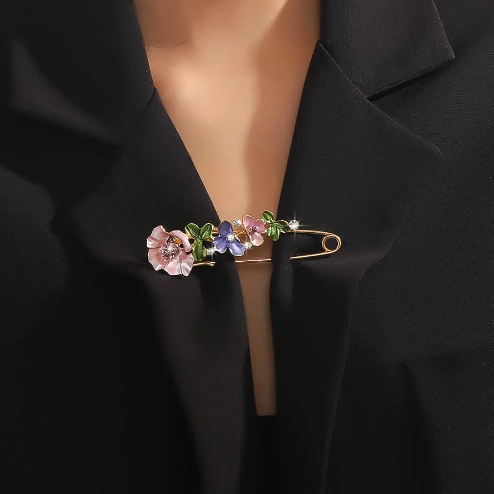 Exquisite Rhinestone Flower Brooches Leaf Metal Lapel Pins Women Clothes Jewelry Accessories