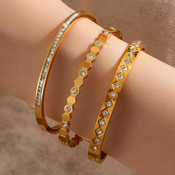 Sexy and fashionable heart-shaped stainless steel bracelets suitable for women's parties and banquets fashion jewelry