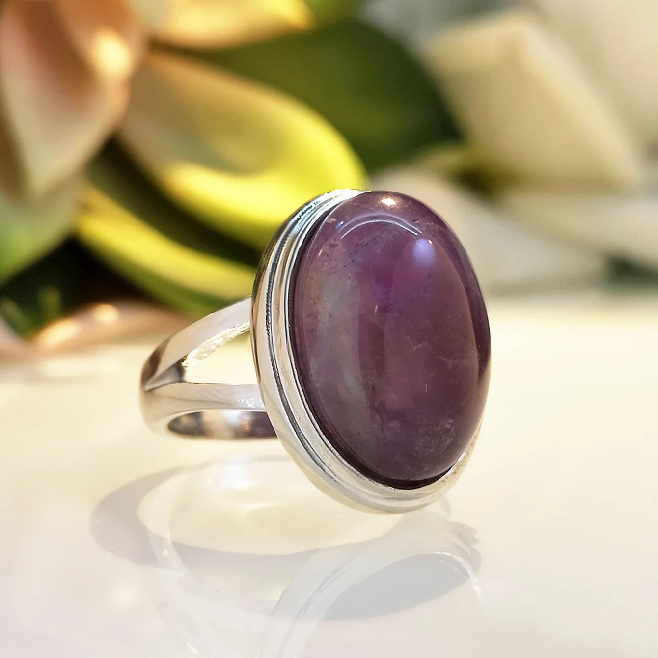 Vintage Victorian Women's Ring Faux Turquoise Creative Carved Finger Ring Shiny Crystal Natural Stone Jewelry Accessories