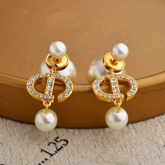 Elegant And Sweet Pearl Earrings Are Suitable For Women To Wear Fashionable Jewelry For Daily Travel, Parties And Banquets
