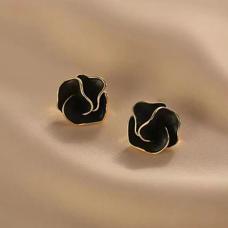 Black Enamel Flower Stud Earrings for Women Folded Unique Design Multi-layers Floral Female Small Earrings 2024 New Brincos