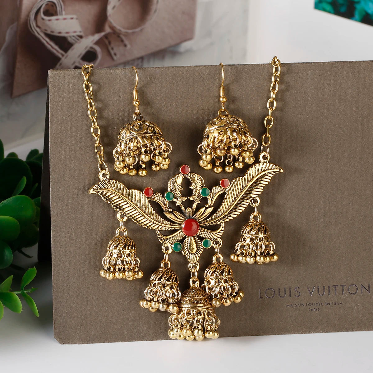 Luxury Retro Indian Jewelry Set Earring/Necklace Bijoux Wedding Jewelry Hangers Ethnic Carved Jhumka Earrings