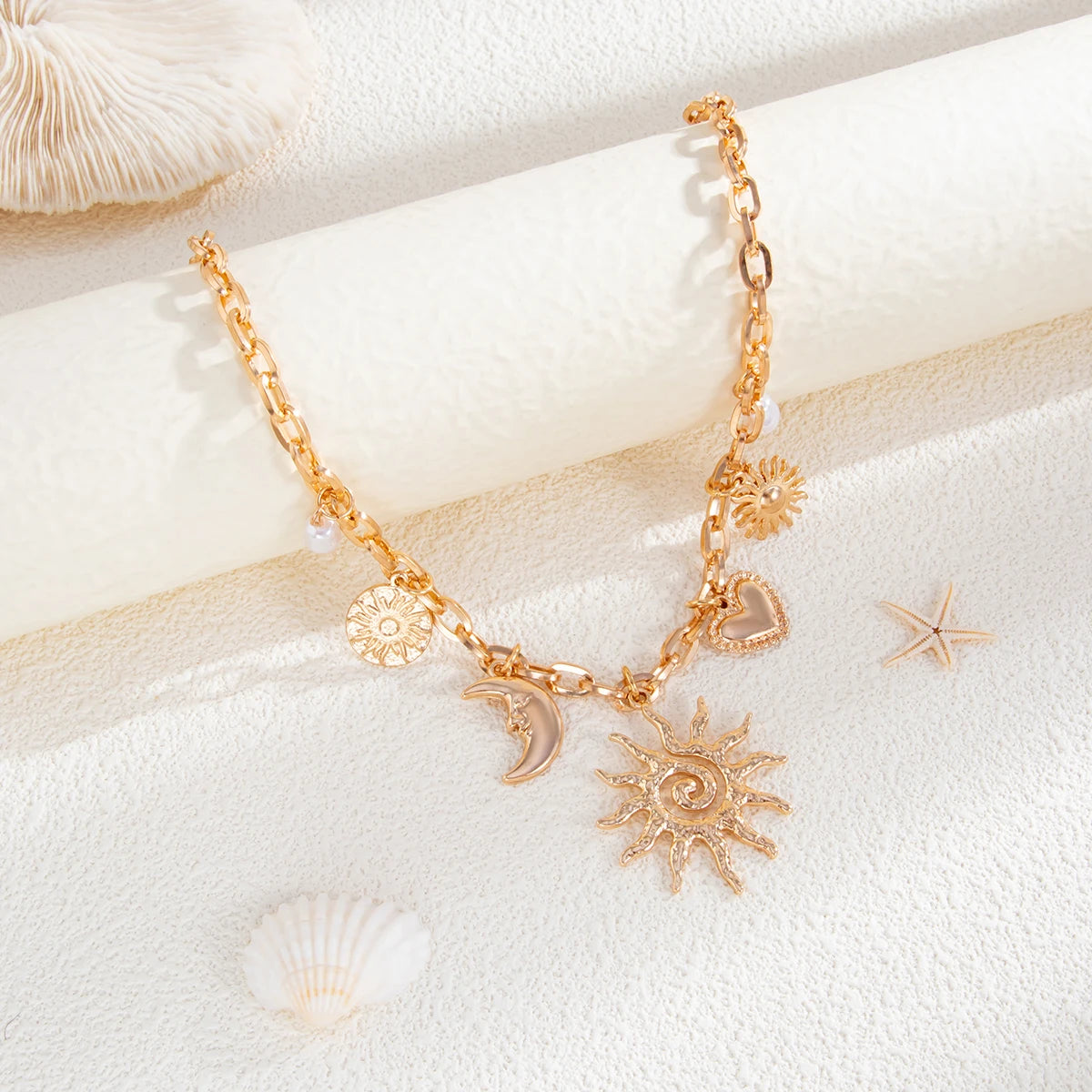 Ingemark 2025 Faddish Vintage Heart Sun Moon Pendant Necklace Trendy Creative Alloy Chains Chokers Necklace Wed Bridal Jewelry