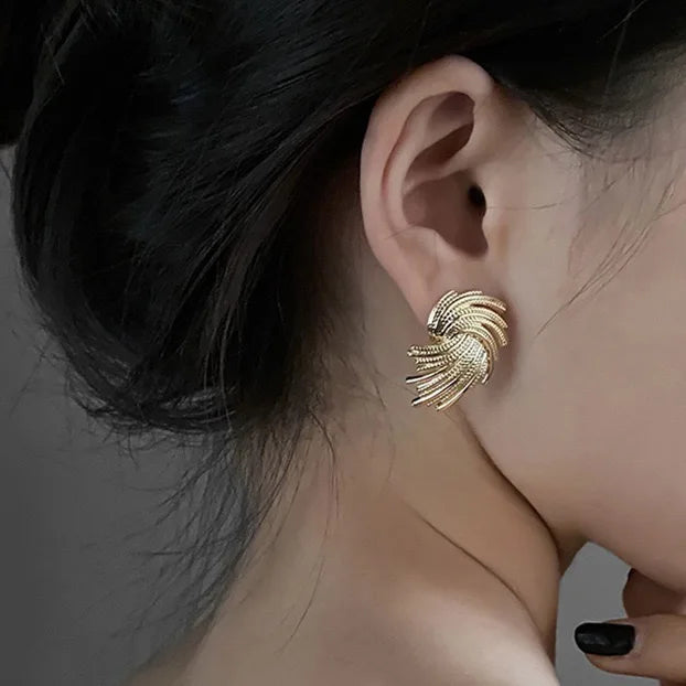 Golden Fashion Metallic Woven Stylish Clip on Earrings Temperament Irregular Geometric Ear Cuff Clips Non Pierced Ears Jewelry