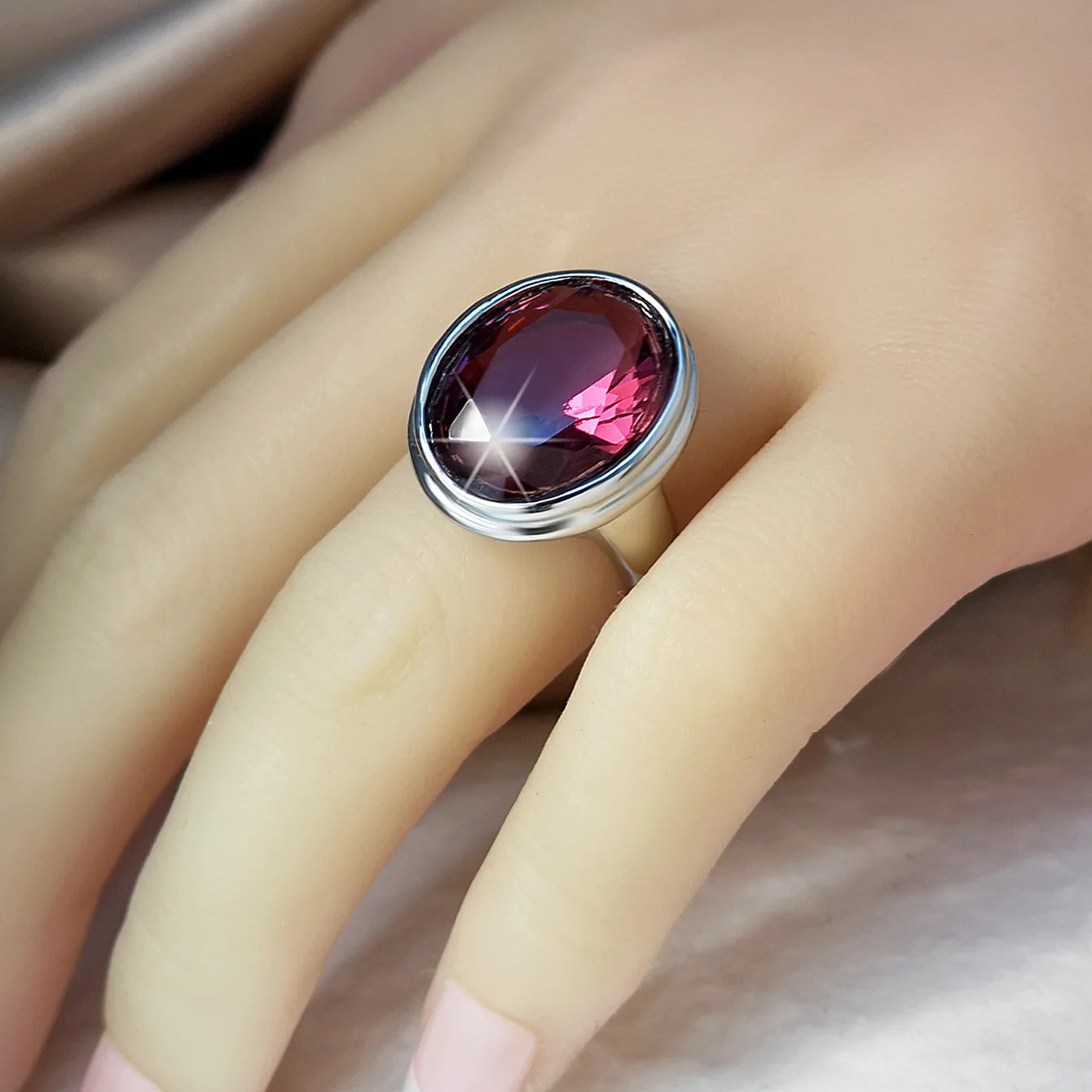 Vintage Victorian Women's Ring Faux Turquoise Creative Carved Finger Ring Shiny Crystal Natural Stone Jewelry Accessories