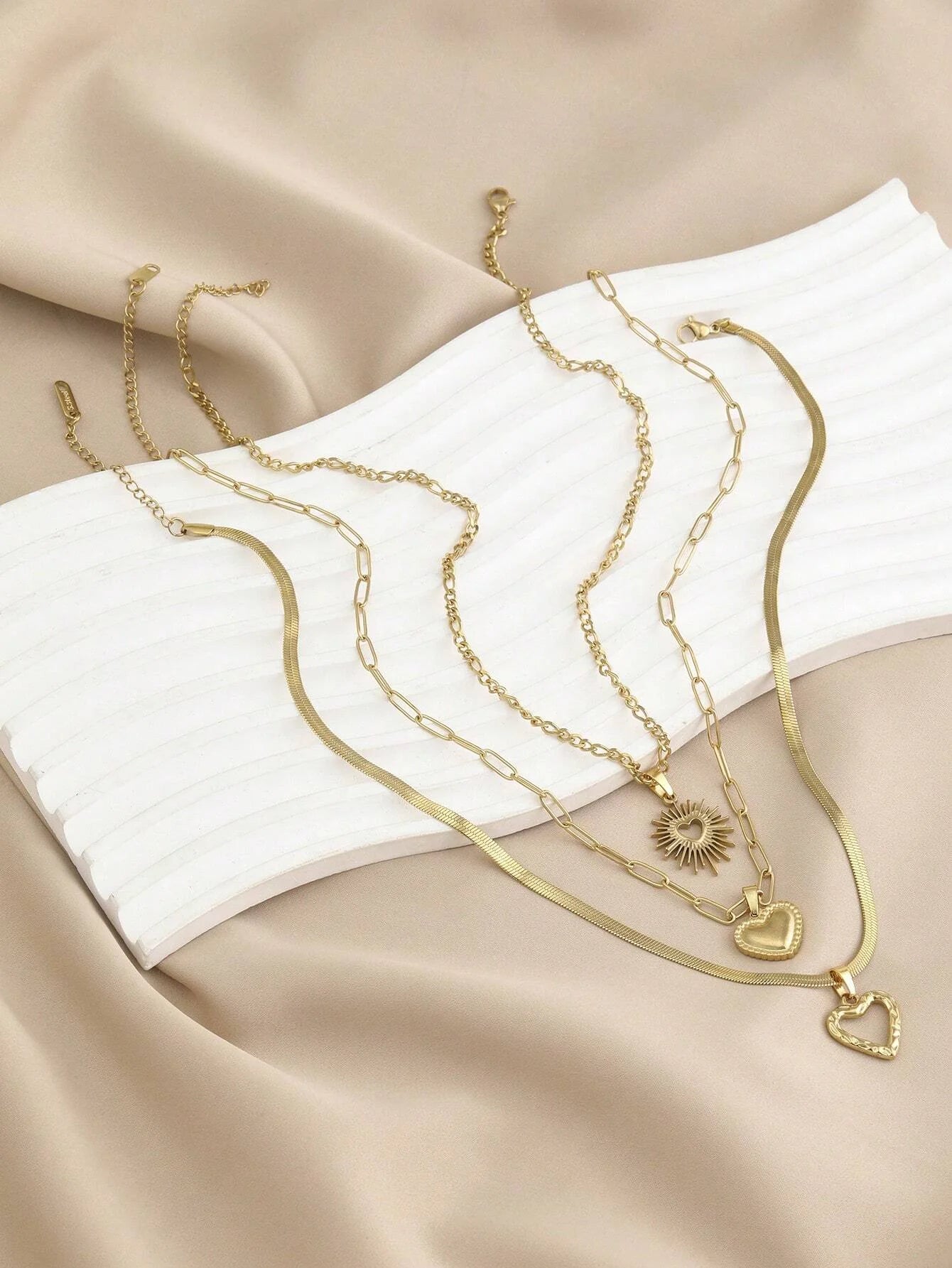 3 Pcs Fashion Bohemia Heart Pendant Chain Layered Necklace for Women Summer Beach Simple Copper Metal Necklace Jewelry Gift 2024