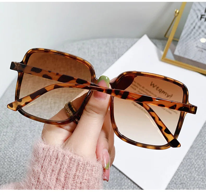 New Oversized Rectangle Sunglasses Women's Fashion Square Sun Glasses Men's Classic Vintage Eyewear UV400 Oculos De Sol