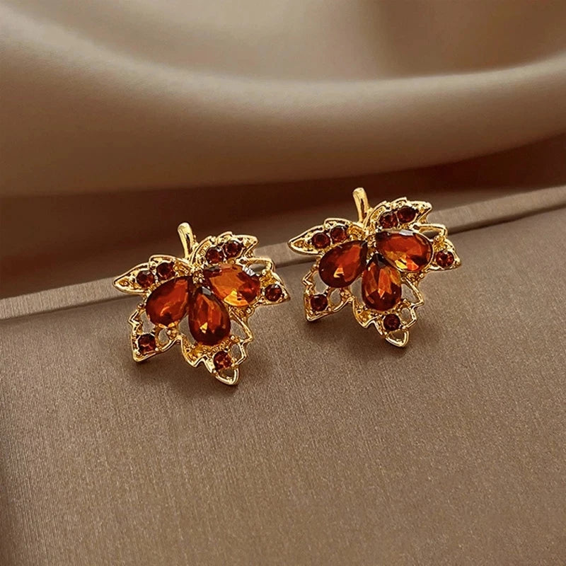 Red Gem Maple Leaf Stud Earrings for Women2023 New Fashion Light Luxury Earrings Retro Simple Crystal Earrings Jewelry Gift