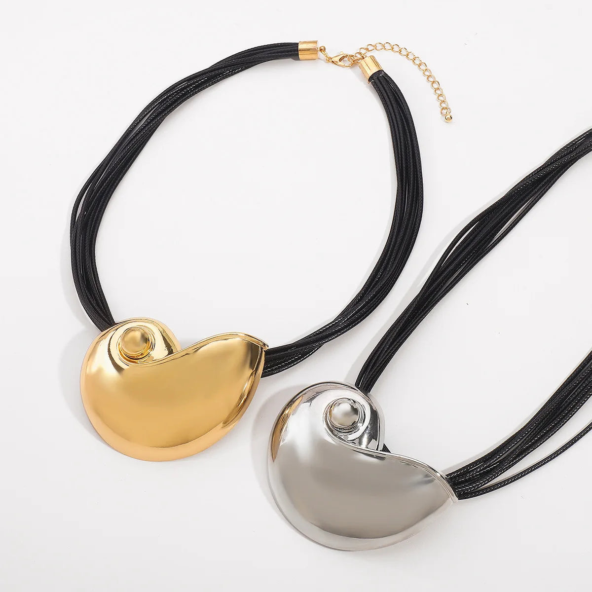 Snail Shell Pendant Multilayer Rope Necklace 2024 Vintage Jewelry for Women Fashion Holiday Party Accessories