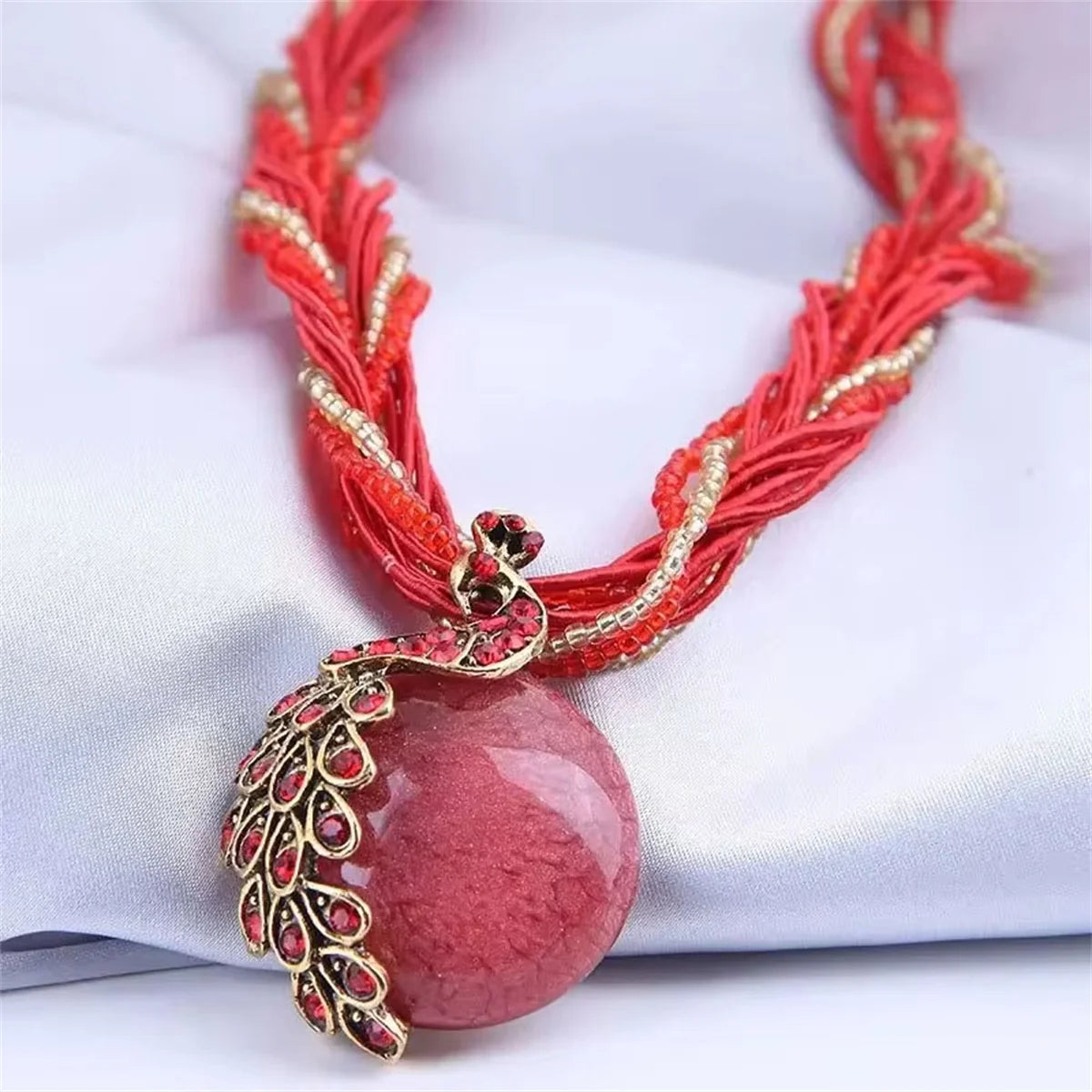 Elegant Vintage Peacock Fringed Tassel Pendant Necklace for Women's Sweaters Fashionable Bohemian Jewelry Accessory