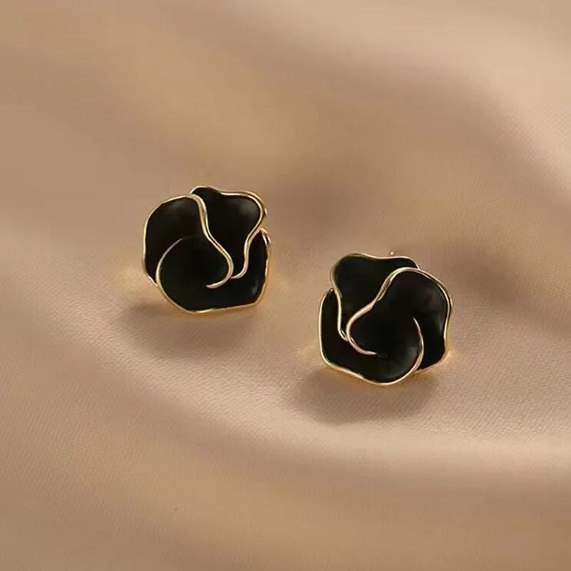 Black Enamel Flower Stud Earrings for Women Folded Unique Design Multi-layers Floral Female Small Earrings 2024 New Brincos