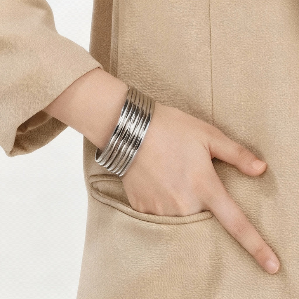 Glossy 18K Gold Plated Stainless Steel Bangle for Women